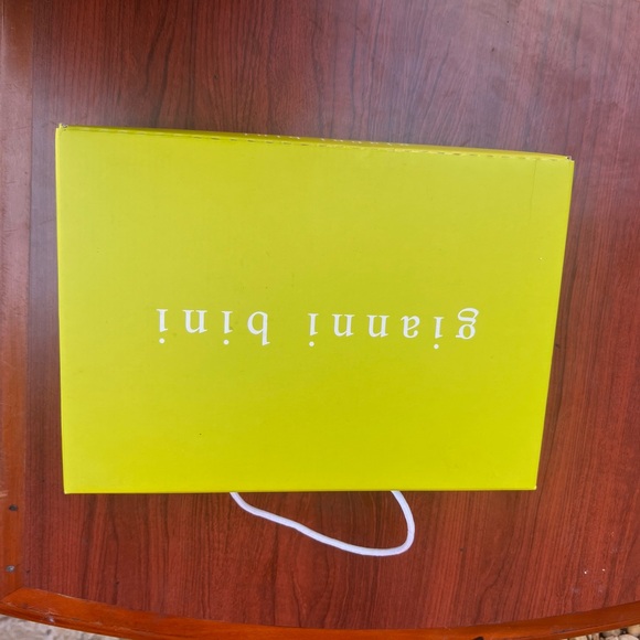 Shoes - Picture 2 of 5